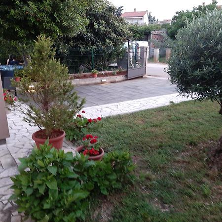 Apartment Stefania โรวีน ภายนอก รูปภาพ
