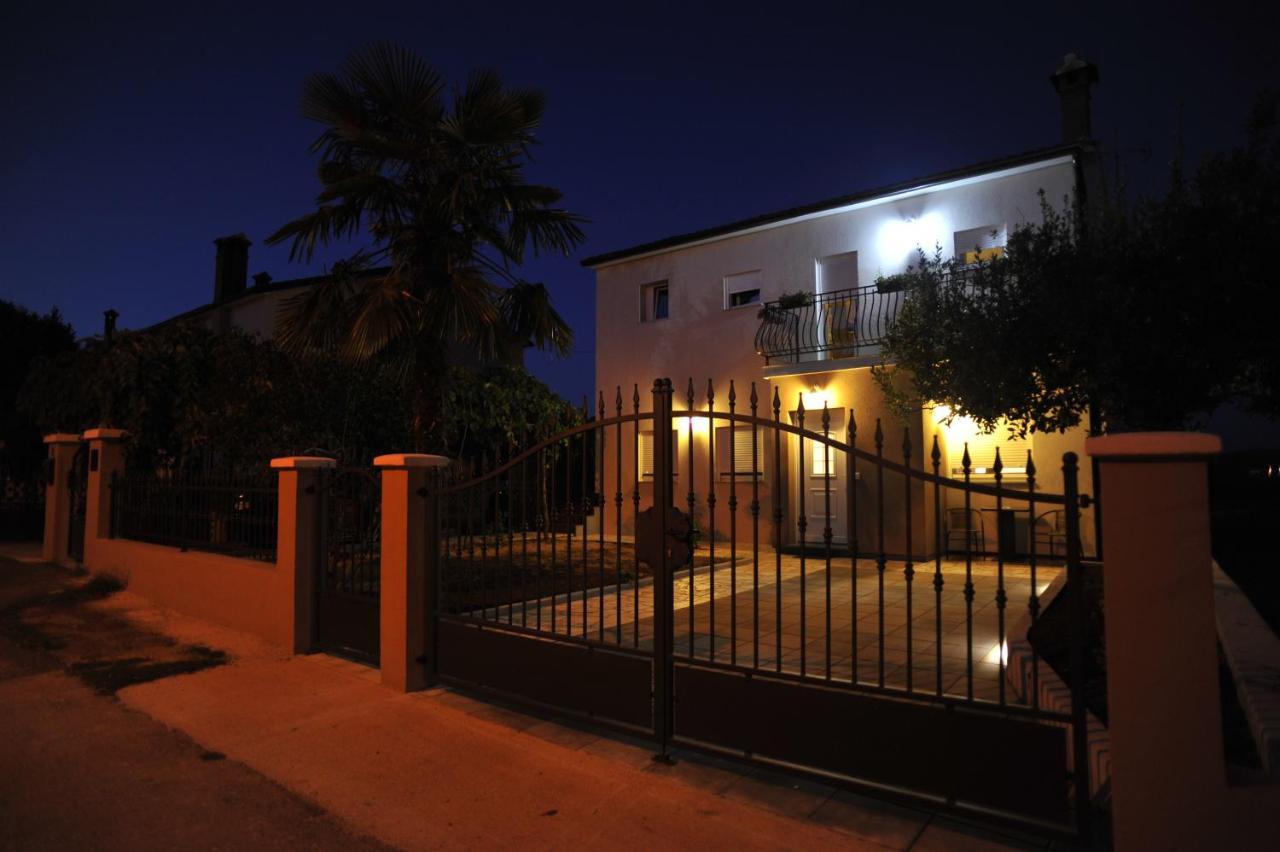Apartment Stefania โรวีน ภายนอก รูปภาพ