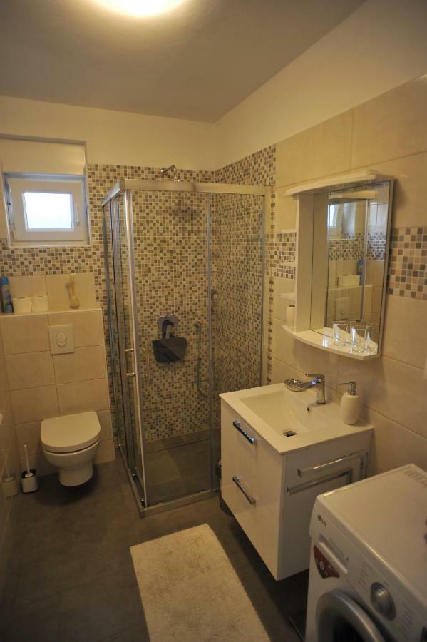 Apartment Stefania โรวีน ภายนอก รูปภาพ