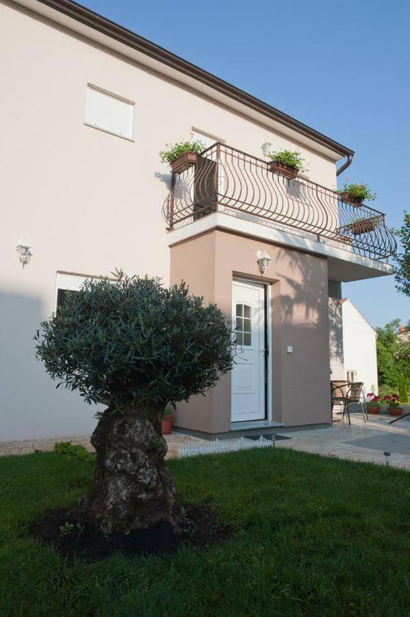 Apartment Stefania โรวีน ภายนอก รูปภาพ